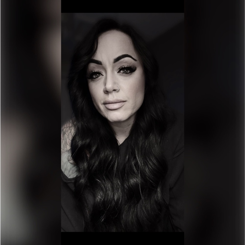 Meet your Posher, Crystal